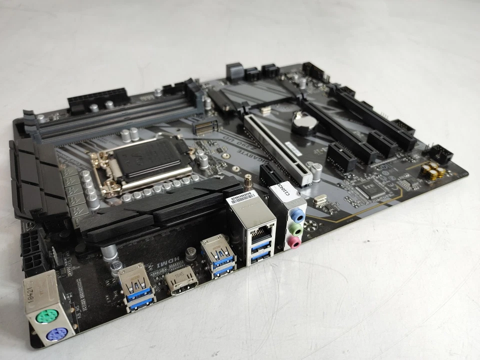 Placa Base Gigabyte Z390 UD Intel LGA 1151 DDR4 Para Escritorio - Imagen 3 de 4