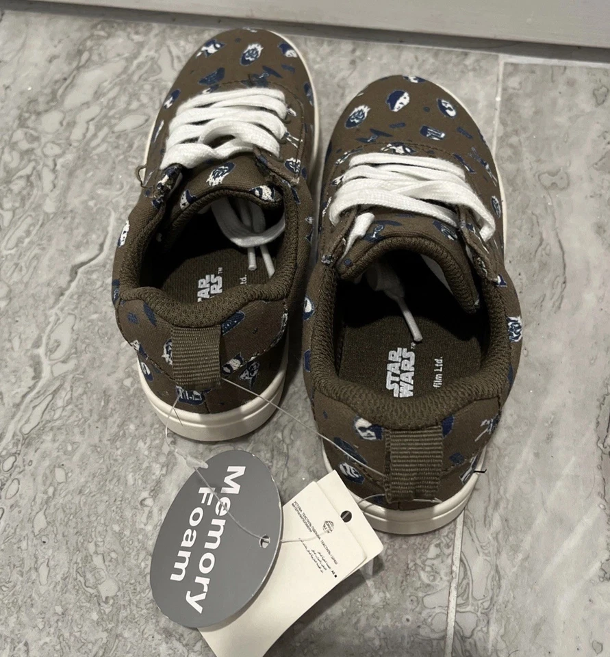 Zapatos unisex de lona verde Star Wars Gap para niños talla 11 Yoda C3P0 R2D2 masticables nuevos con etiquetas Foto 4 de 4