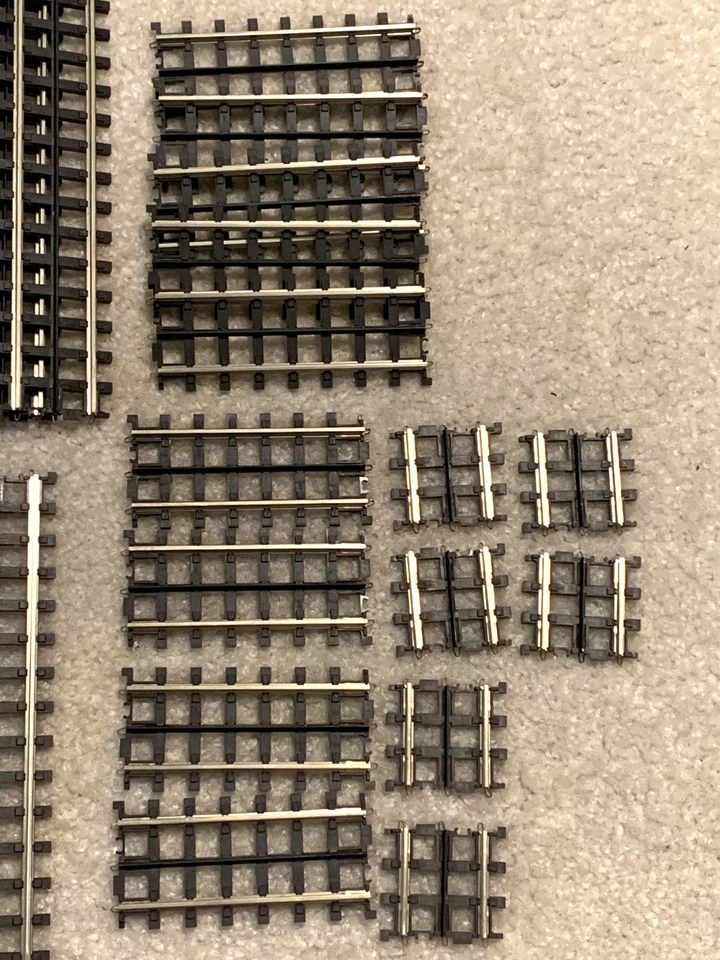 Lot of 30 Pieces - MTH ScaleTrax Straight Track - New - Image 4 of 4