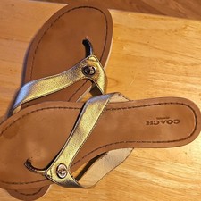 Coach Shelly Gold signature Turn Lock Flip Flop Sandals Size 7 US EU36.5