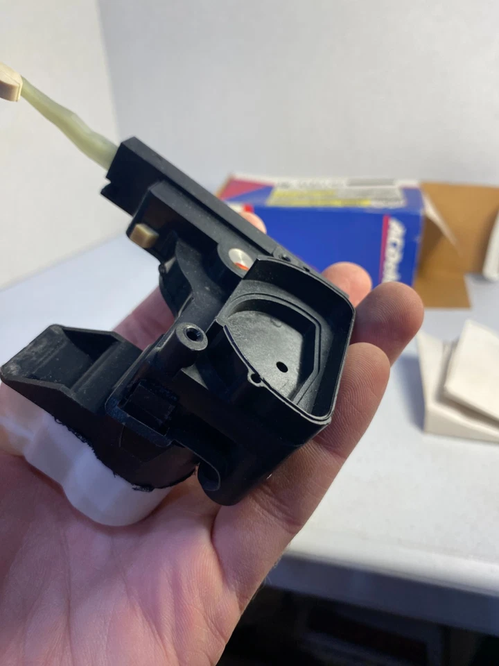 (1) OEM OE GM NOS ACDelco Rear Door Lock Actuator GMC Chevrolet Cadillac Left LH Foto 4 de 4