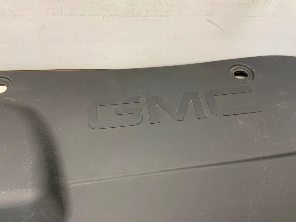 2015- 2020 CHEVROLET SUBURBAN RADIATOR UPPER AIR BAFFLE COVER PANEL OEM Foto 2 de 4