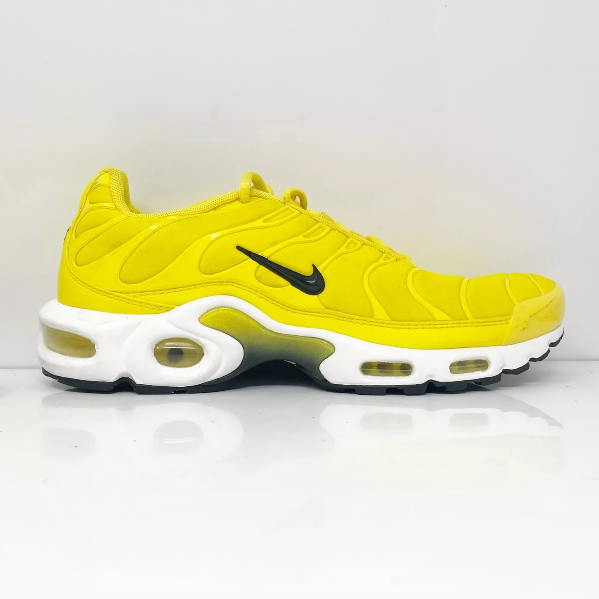 Yellow nike shoes womens air max sale