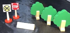 6 Street Signs Thomas The Train Trees Railroad Model Car Train Accessory