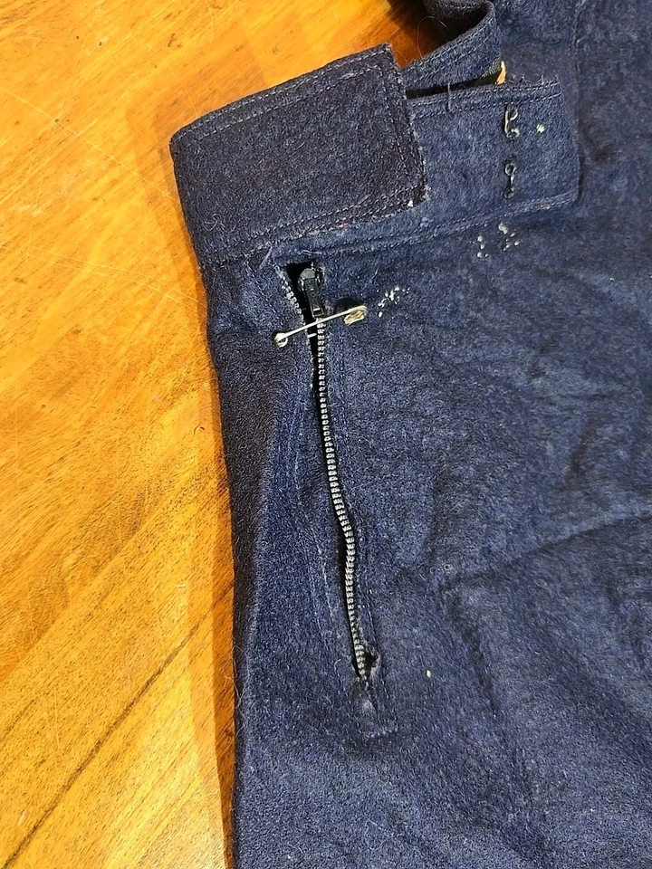 1950’S Mary & Lamb FAILLE CIRCLE SKIRT APPLIQUES + SEQUINS (18"waist)  - Image 4 of 4