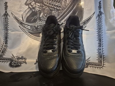 Nike Air Force 1 Low SP  '' Triple Black Perforated'' Gr.40.5
