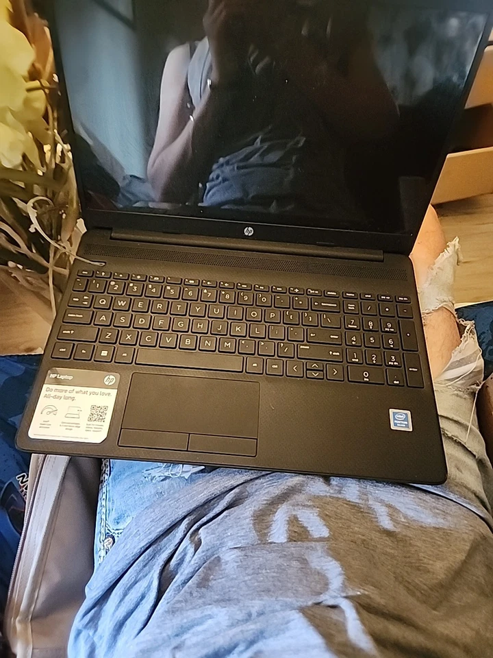 HP Laptop 15-dw1783wm 15.6" Intel Pentium Silver N5030 16GB 1TB SSD Windows 11 - Image 3 of 4