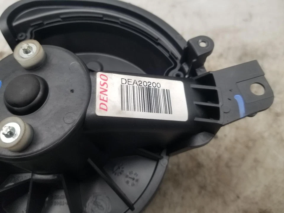 Vauxhall Corsa D Heater Motor Blower Fan 2008 55702447 - Image 2 of 4