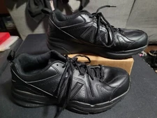 New Balance 608 Shoes Mens 9.5 EE 2E MX608AB5 Black Walking Slip Resistant