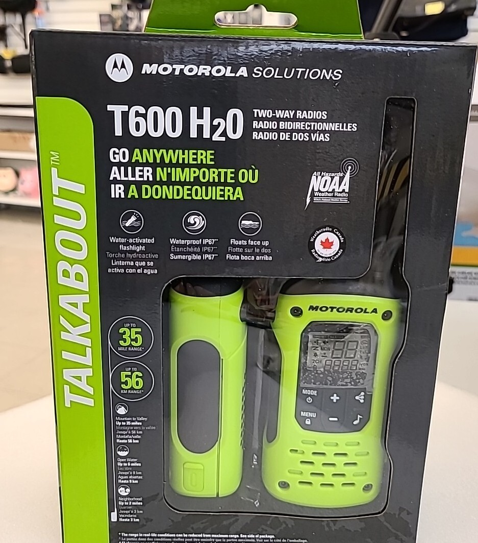 Motorola Talkabout T600 TwoWay Radio 2Pack Set / Walkie Talkies
