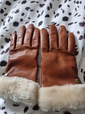 Ugg Chestnut Short Shearling Gloves Size S In Presentation Box