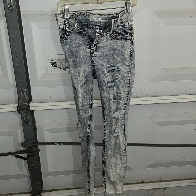 Women’s No Boundaries Size 7 High Rise Skinny Jeans