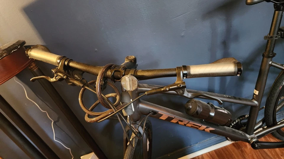 Used TREK FX 3 Disc Brakes M With Bike Lock - Image 4 of 4