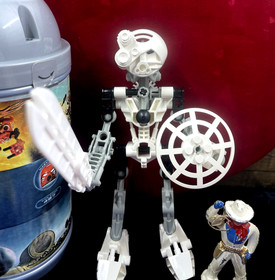 LEGO BIONICLE ~ Kopaka (8536) - Complete w/ Canister & Manual ~ 2001