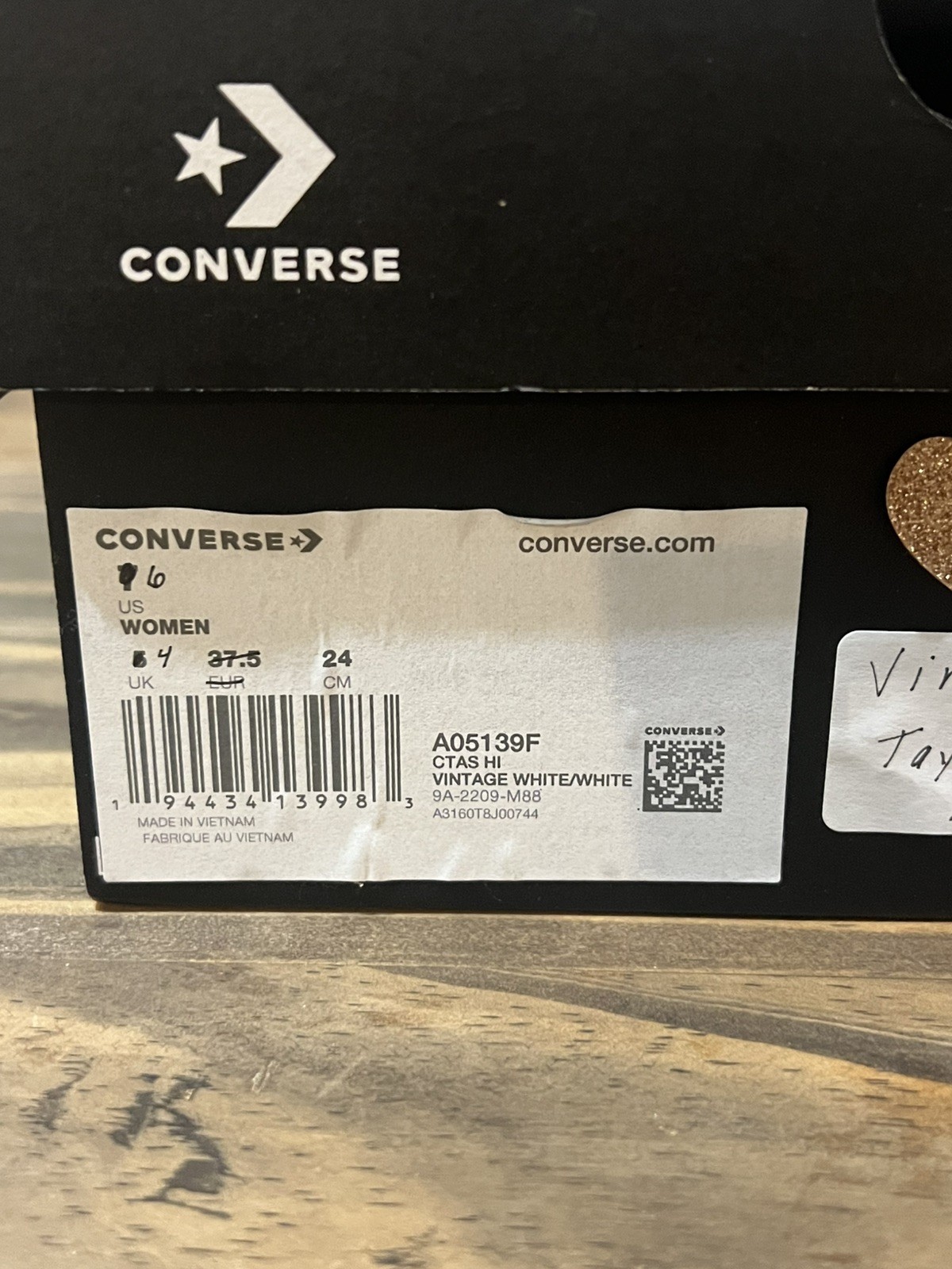 NEW in BOX Women's CONVERSE Hearts Valentine's Day All Star Shoes A05139F White thumbnail 14