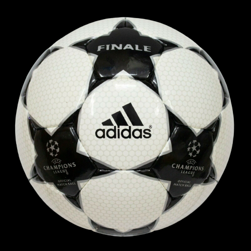 2001 → 2024 Pelotas oficiales de la #LigadeCampeones de la UEFA #adidas  finale // UEFA #ChampionsLeague official match balls adidas…