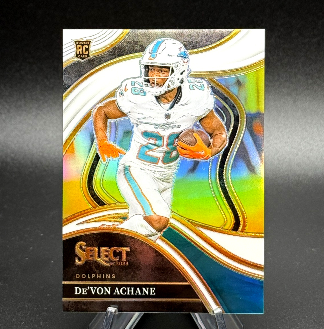 De'Von Achane 2023 Panini Select #274 Club Level White Prizm /35 RC Dolphins