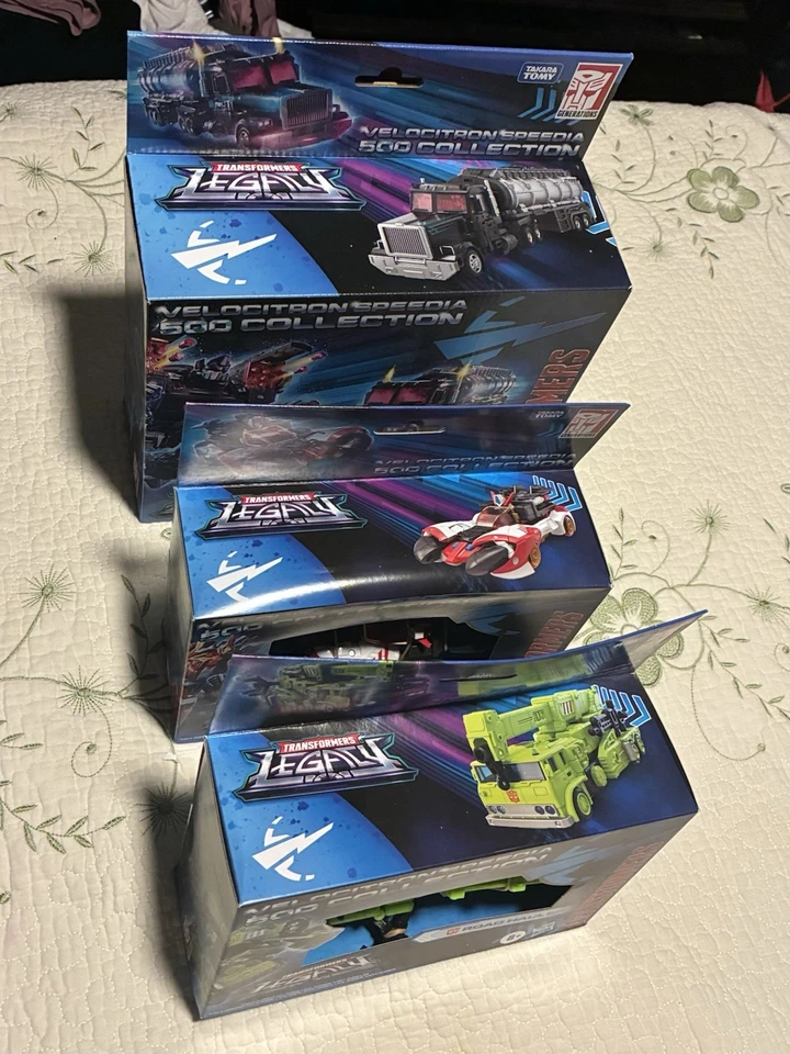 Hasbro Transformers Legacy Velocitron Speedia 500 Scourge- Road Hauler-Override - Image 3 of 3