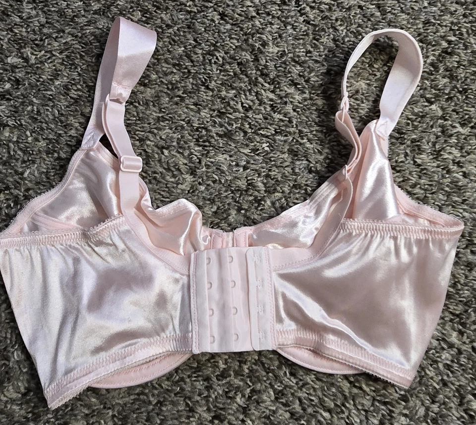 Sutiã Victoria's Secret segunda pele cetim sem forro 34DD ROSA CLARO VINTAGE - Imagem 4 de 4