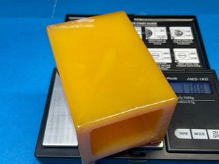 BEAUTIFUL BAKELITE 110 GRAMS PLEASE LOOK AT PICTURES FOR DETAILS