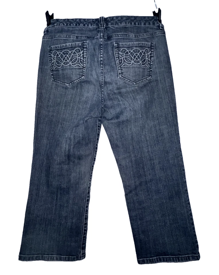 Chicos Platinum Jeans Womens Size L (2) Capri Denim Raleigh W. Crop Stretch Jean - Image 2 of 4