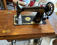 SINGER 66 Mechanical Treadle Sewing Machine with Foot Pedal & Wooden Cabinet