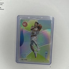 Panini 2018-19 Status Trae Young Rookie Card #142 Atlanta Hawks Basketball