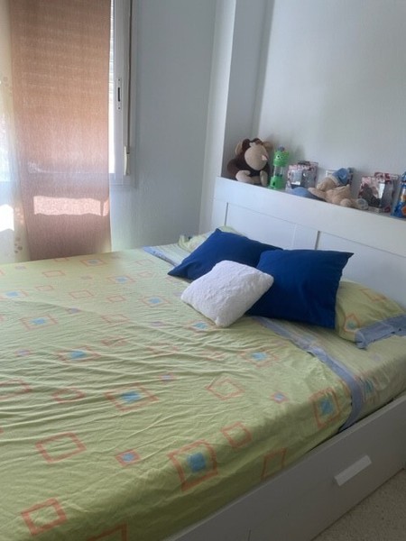 estructura de cama de matrimonio con somier y 4 cajones y cabecero