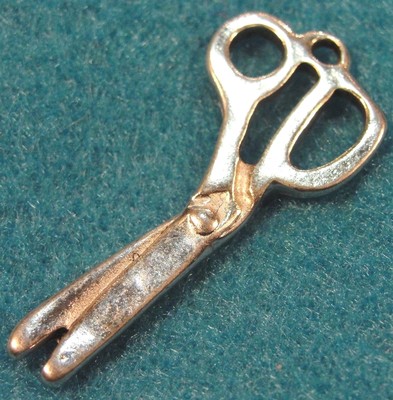 20Pcs. Tibetan Silver Sewing SCISSORS Shears Charms Jewelry Findings PR306