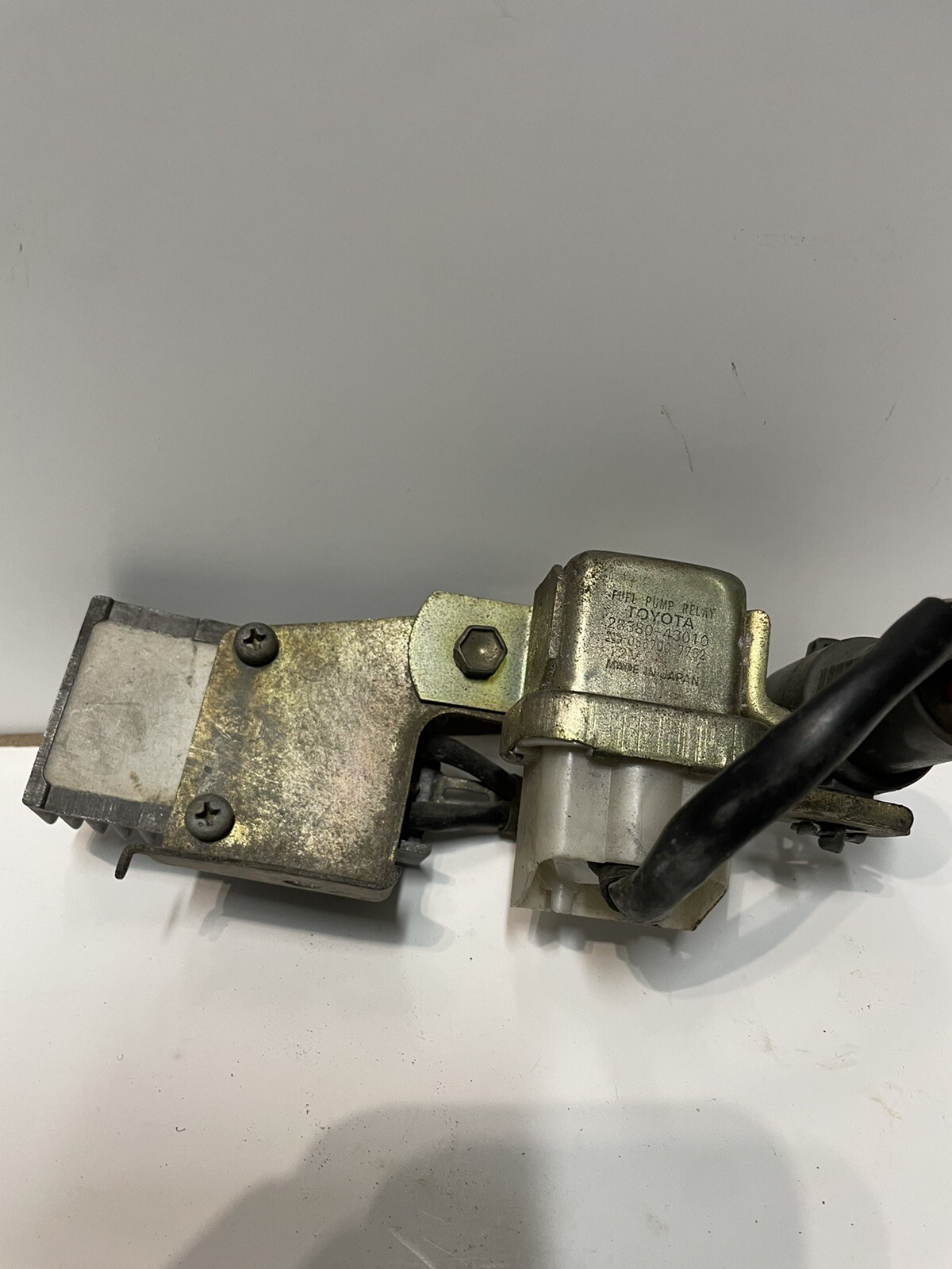 8793 Toyota Supra MK3 7MGTE Fuel Pump Relay Resistor Module 3.0L M/N