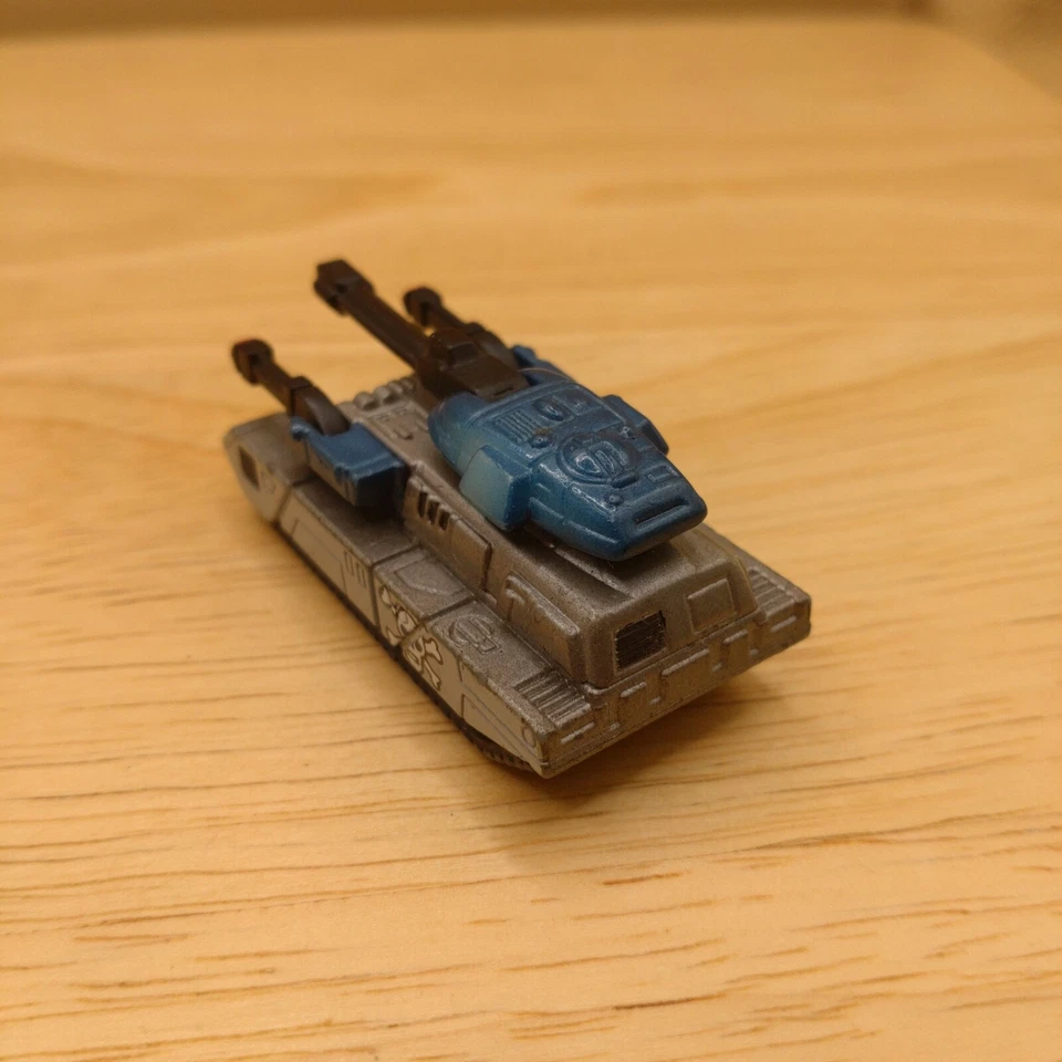 Galoob Micro Machines Puma Military Tank Fantasy Vehicle Blue Silver Miniature — 第 2/4 张图片