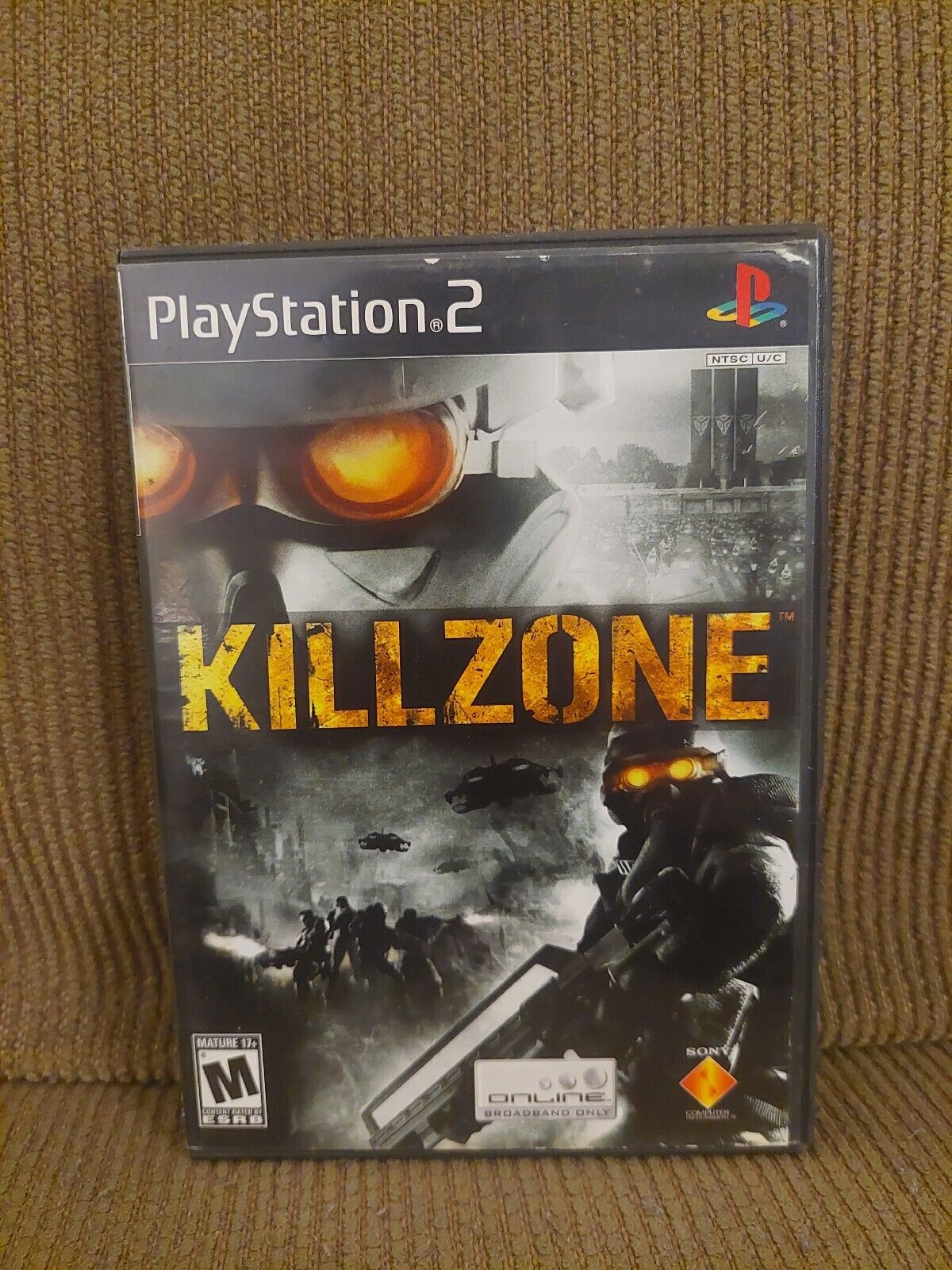 Is there anything exclusive to either the PS2 version of Killzone 1 or the  PS3 version? Like, I know, graphics are better and it's on a different  console, but is there any