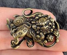 1.18" Old Chinese Tibetan Buddhism Copper Snow Lion hydrangea Pendant amulet