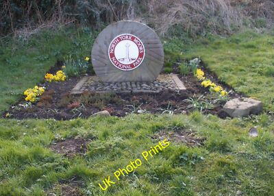 Foto 6x4 Nationalpark Grenzmarkierung Newby\/TA0190 A gut gepflegt gebunden um 2015