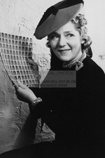 MARY PICKFORD BUYS EQUAL RIGHTS SEALS SUFFRAGE 1917 4X6 PHOTO