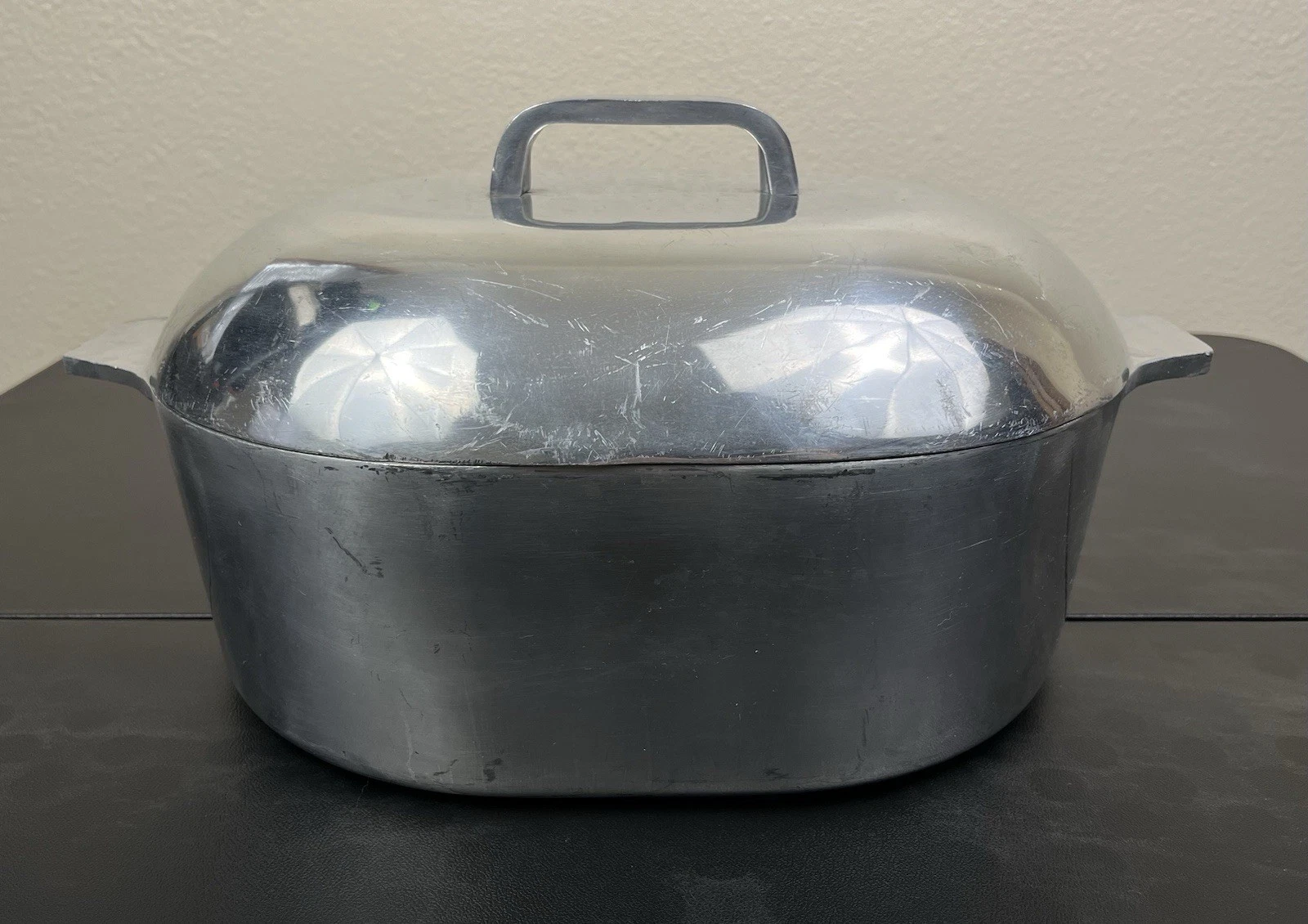 FOREVERWARE CAST ALUMINUM 15” ROASTER DUTCH OVEN WITH LID AND TRIVET