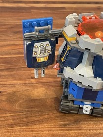 LEGO 70322 Axl's Tower Carrier NEXO KNIGHTS InComplete??