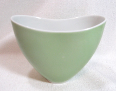 Hutschenreuther Bavaria Hans Achtziger Design Light Green Vase GC