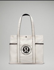Lululemon Daily Multi-Pocket Canvas Tote Bag 20L in Natural/True Navy NEW