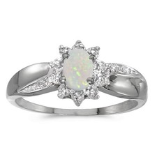Ring 14 Karat Weißgold ovaler Opal und Diamant