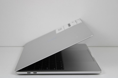 Apple Macbook Pro 13" (2018) 256GB SSD 16GB Ram i5-8259U Platina 13" inch !!!!!! - Afbeelding 4 van 8