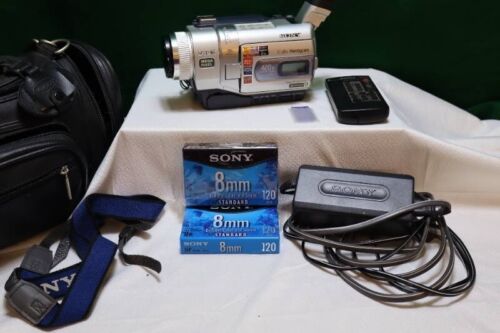 Sony Handycam DCR-TRV740 Digital 8 Camcorder mit SD, Tasche, Kassetten, Fernbedienung - GETESTET