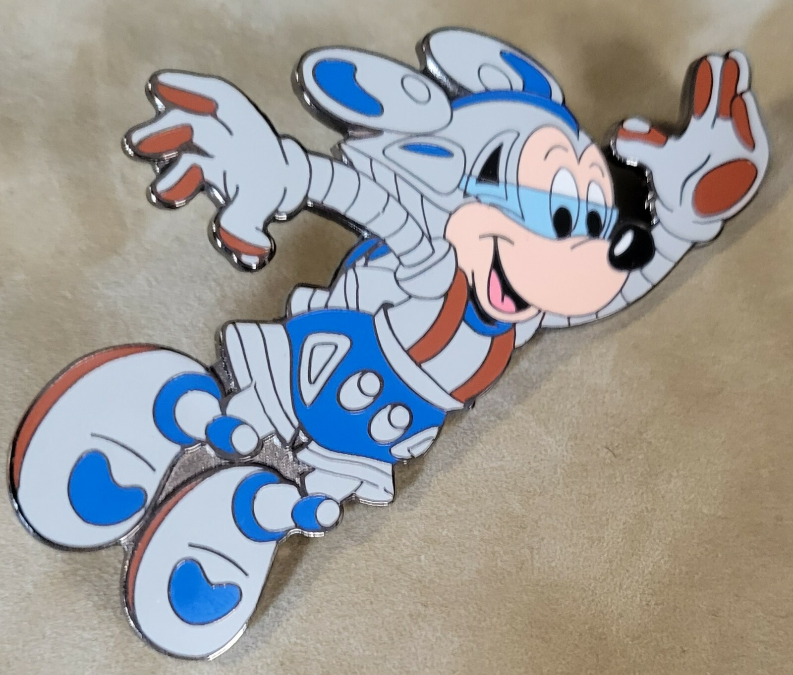 Disney Tomorrowland Reopening Framed Set Astronaut Mickey Space Suit LE1500 Pin 