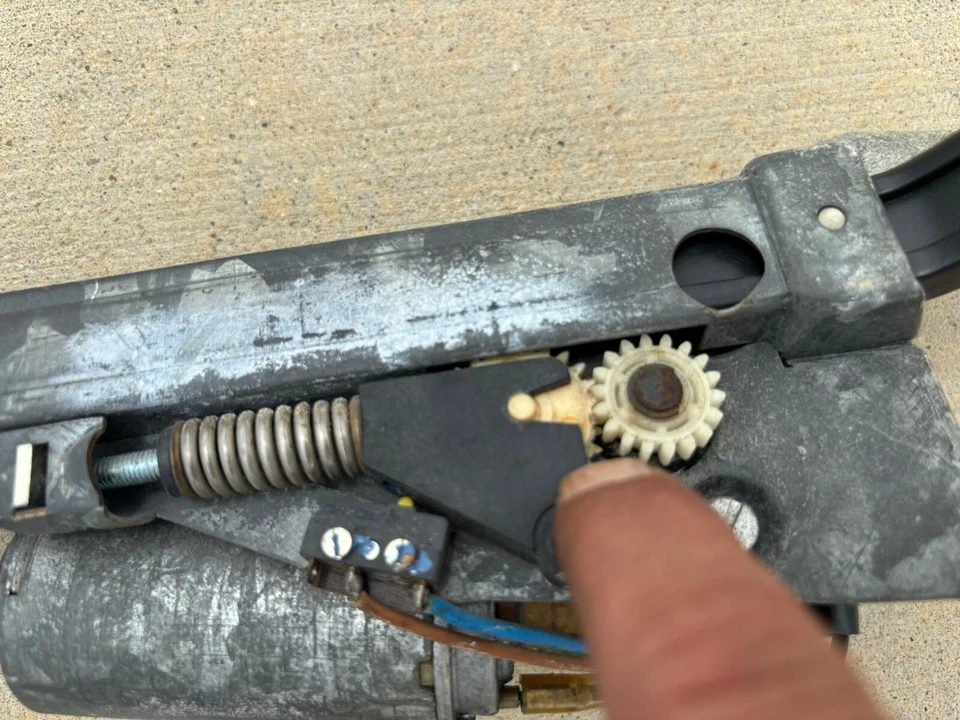 0008600082 CINTURÓN ASIENTO DELANTERO IZQUIERDO W126 380SEC 420SEC 500SEC 560SEC AMG BRABUS Foto 3 de 3