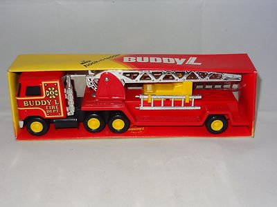 BUDDY american tonka MACK HOOK AND LADDER FIRE APPLIANCE - 510 MINT BOXED