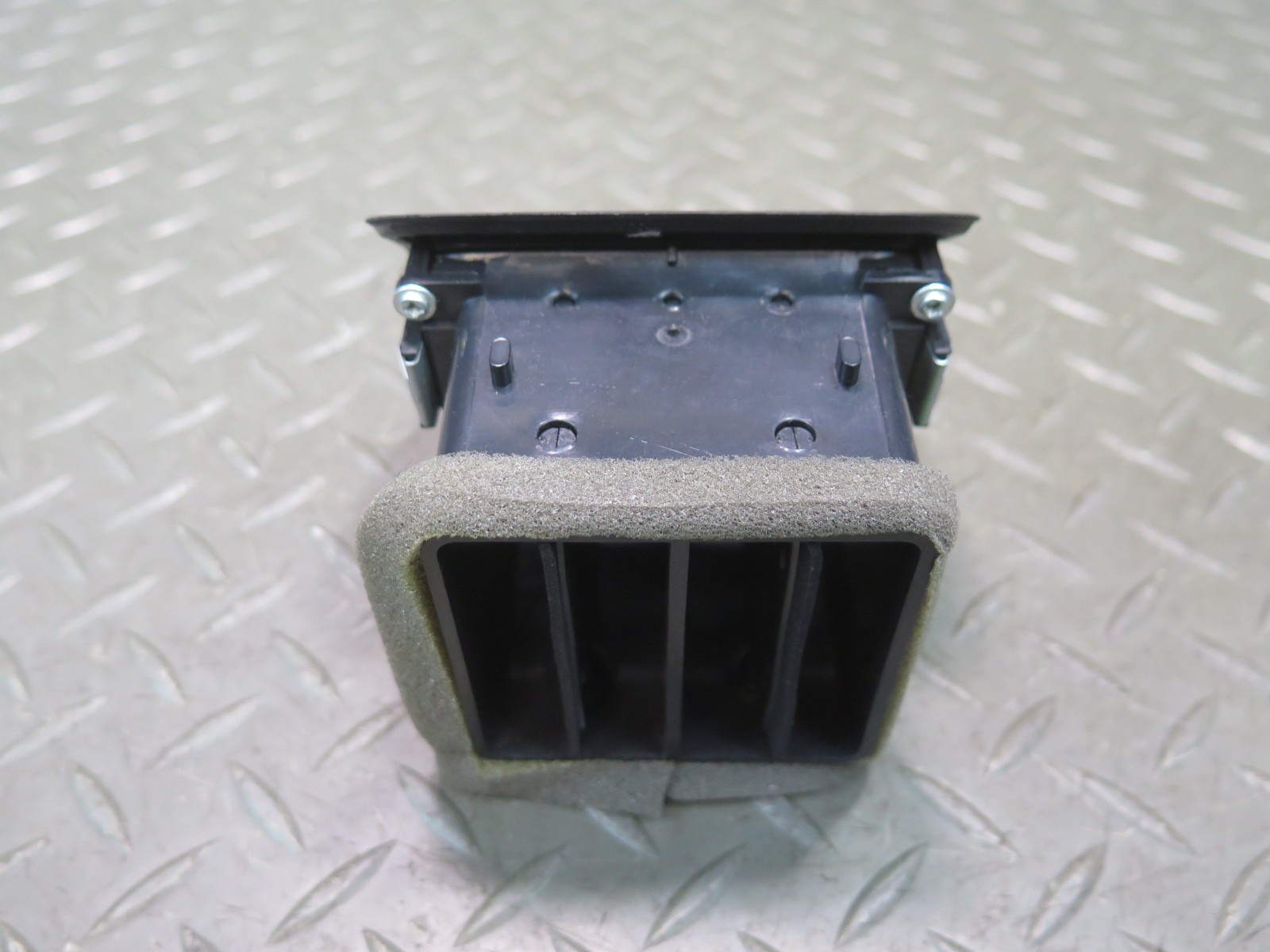 2008-2019 MASERATI GRANTURISMO M145 DASH FRONT LEFT A/C AIR VENT GRILLE