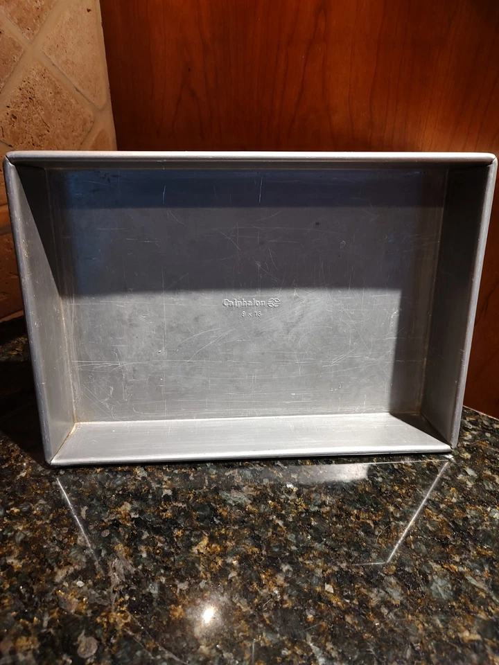 Molde para hornear antiadherente Calphalon Molde para pastel Brownie 9x13 Rectángulo de acero B3313 Foto 3 de 4