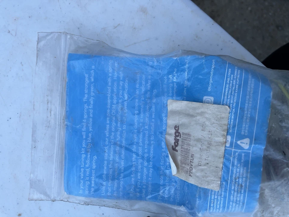 Kit de afinación de resorte de válvula de volteo Forge Motorsport verde amarillo azul rojo FMDVTUN Foto 3 de 4