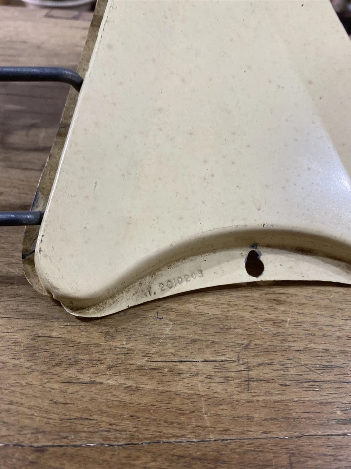 Práctico estante de secado de metal vintage de los años 40 ~ montaje en pared / plegable M.J. Schuiling Co Foto 2 de 4