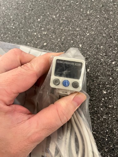 SMC ZSE40A(F)/ISE40A Digital Pressure Switch MPa/PSI Range with Cable & Manual - Picture 2 of 5